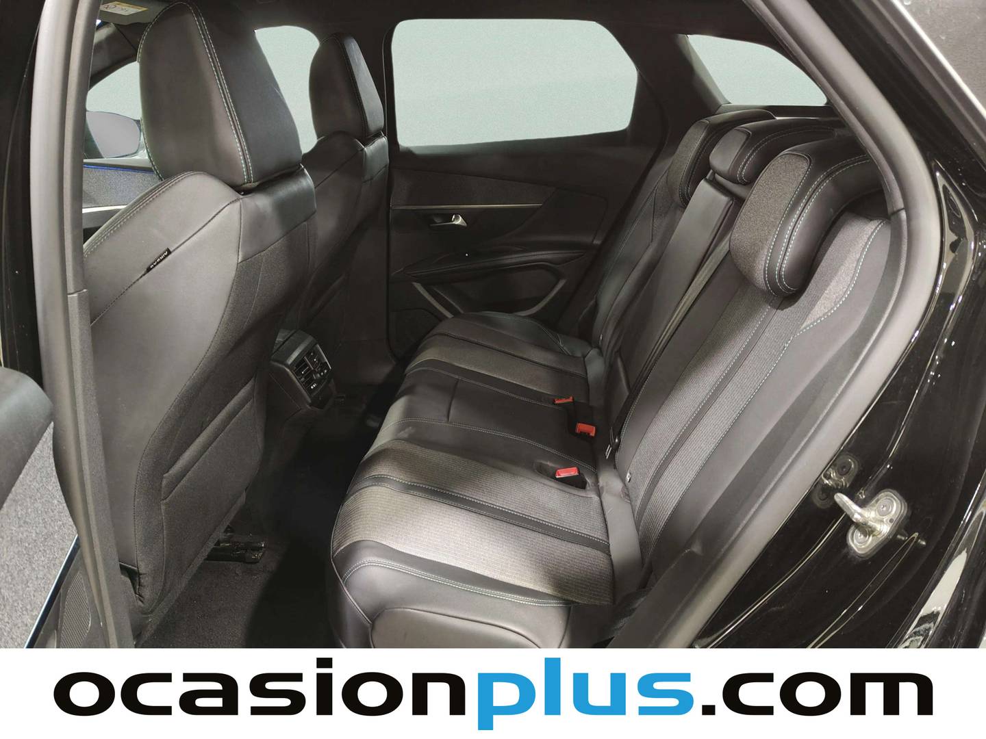 Foto asientos traseros Peugeot 3008 Hybrid Peugeot 3008 Hybrid 300 Allure Pack e-EAT8  (300 CV)