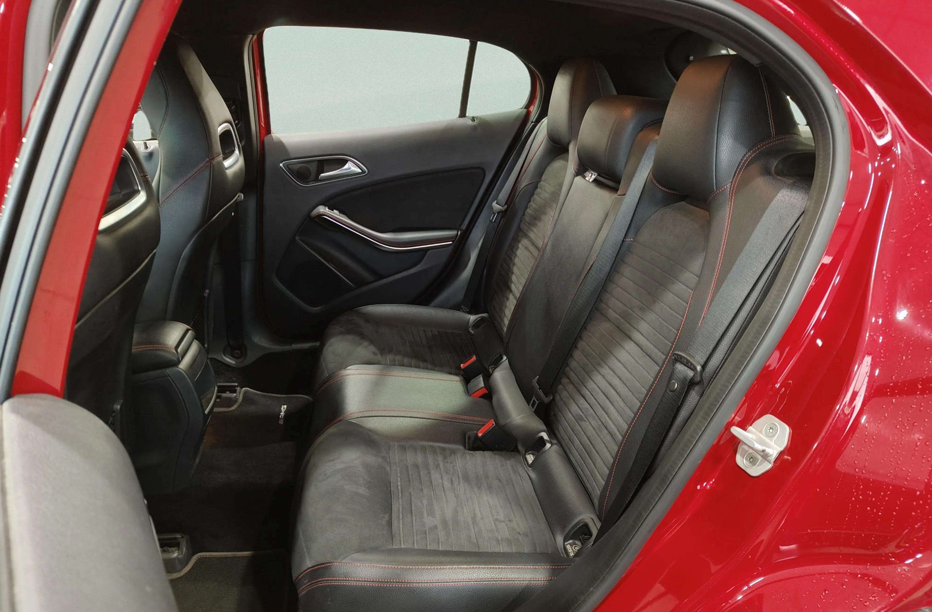 Mercedes-Benz GLA 220 d AMG Line 4Matic - foto 11