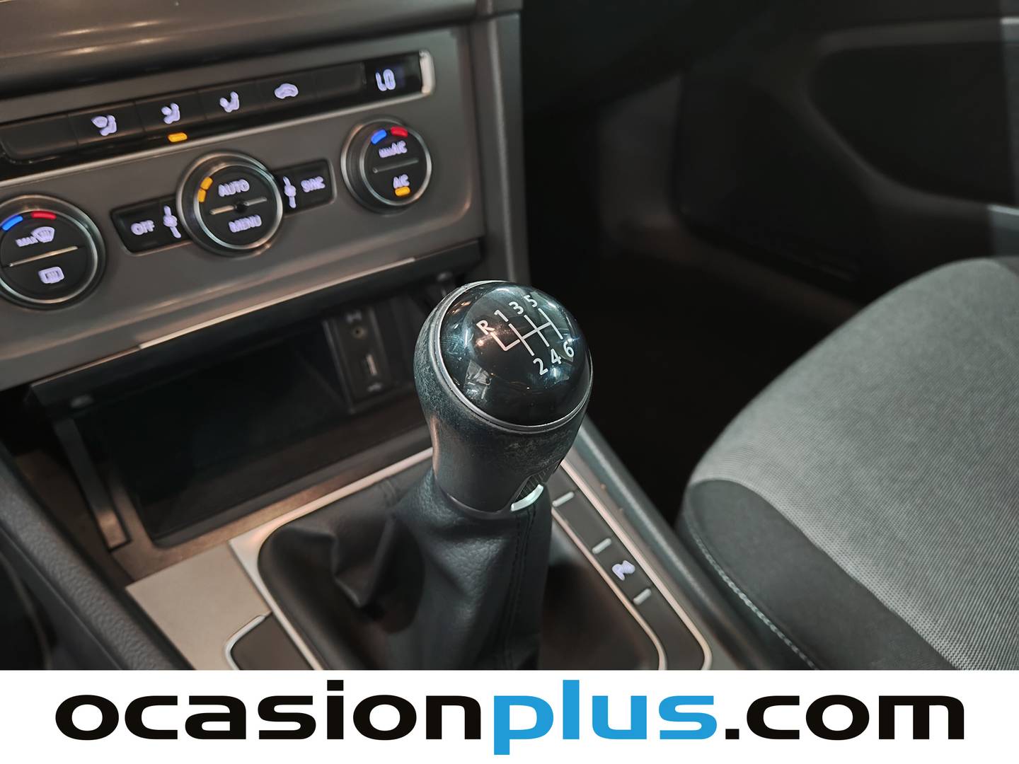 Volkswagen Golf Volkswagen Golf Special Edition 1.2 TSI BMT  (110 CV) de segunda mano