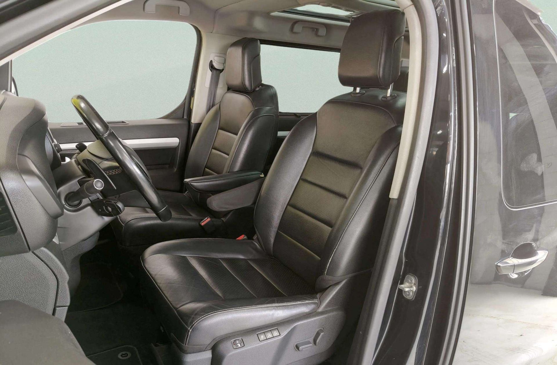 Peugeot Traveller BlueHDi 150 Allure Standard EAT6 7 plazas - foto 14