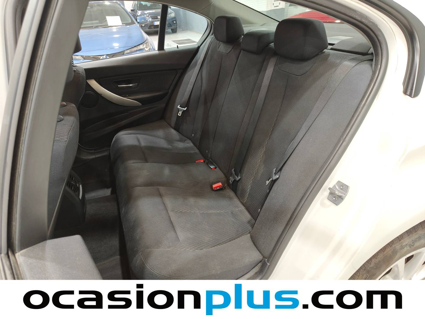 Foto asientos traseros BMW Serie 3 BMW Serie 3 318d (143 CV)