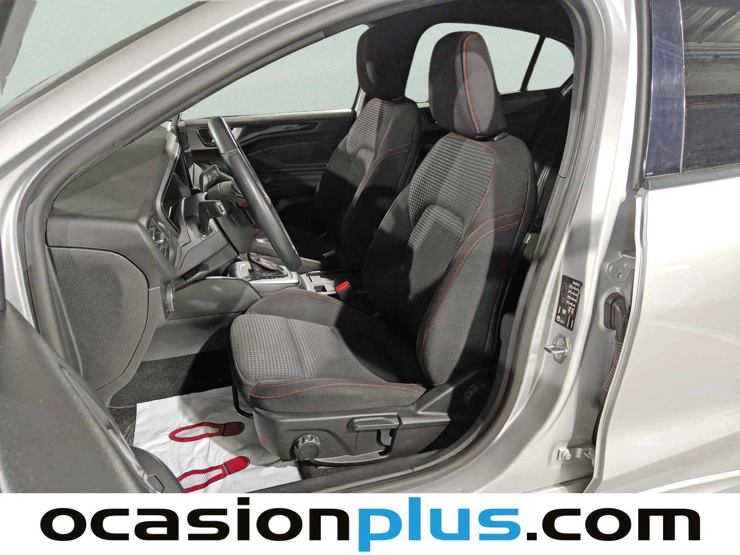 Foto asientos delanteros Ford Focus Ford Focus 1.0 Ecoboost MHEV ST-Line Auto (155 CV)