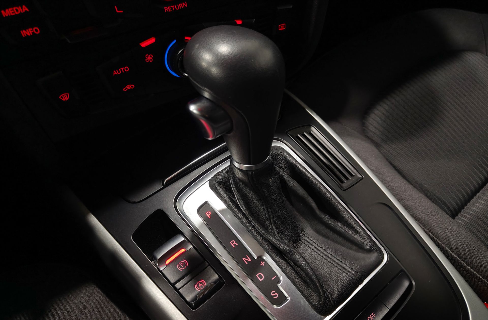 Audi A4 Avant 2.0 TDI multitronic - foto 5