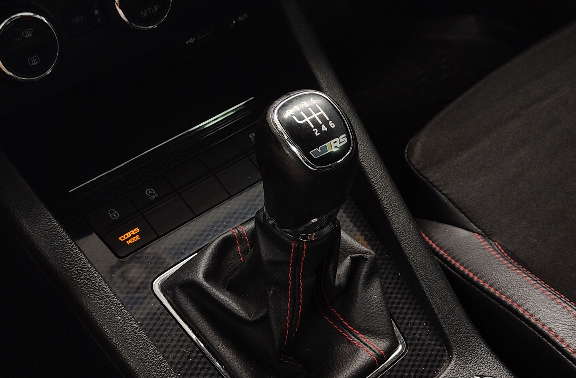 Škoda Octavia 2.0 TDI RS - foto 5