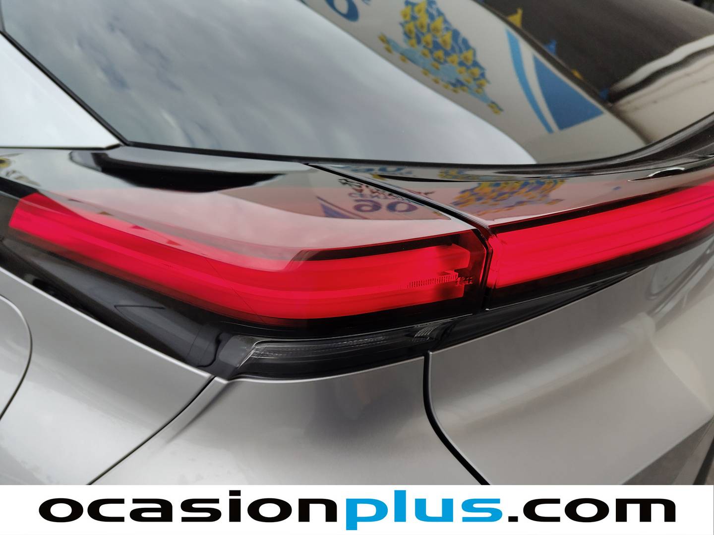 Extras del Toyota C-HR Toyota C-HR 140H Advance (140 CV)