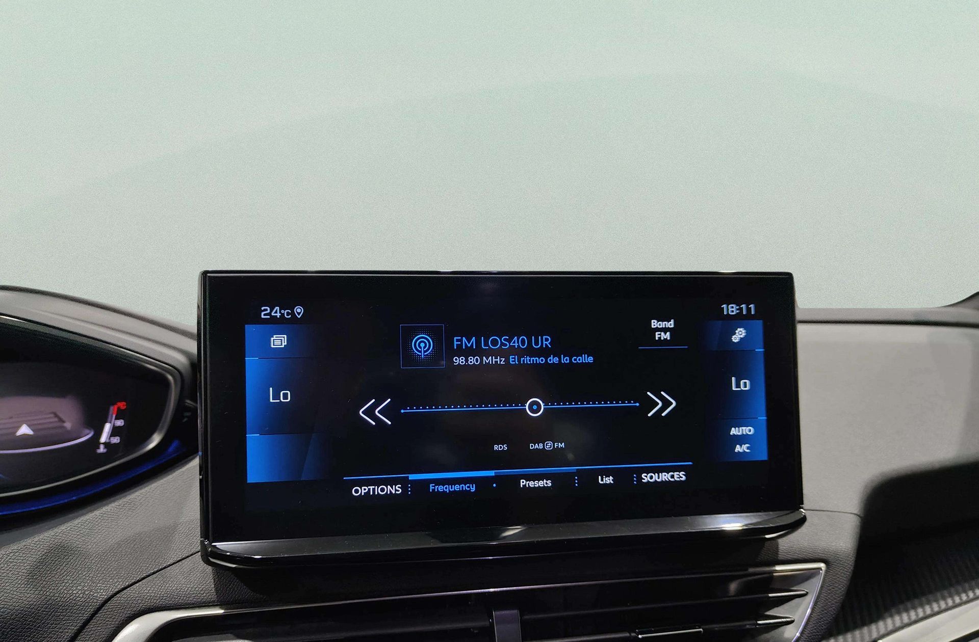 Peugeot 5008 1.2 Allure Pack eDCS6 7 plazas - foto 33