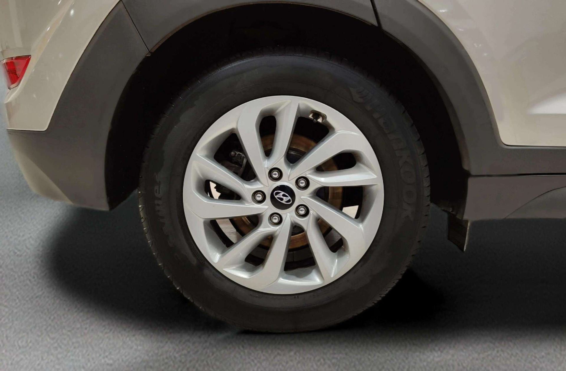 Hyundai Tucson 1.7 CRDi BlueDrive Link Sky 4x2 - foto 42