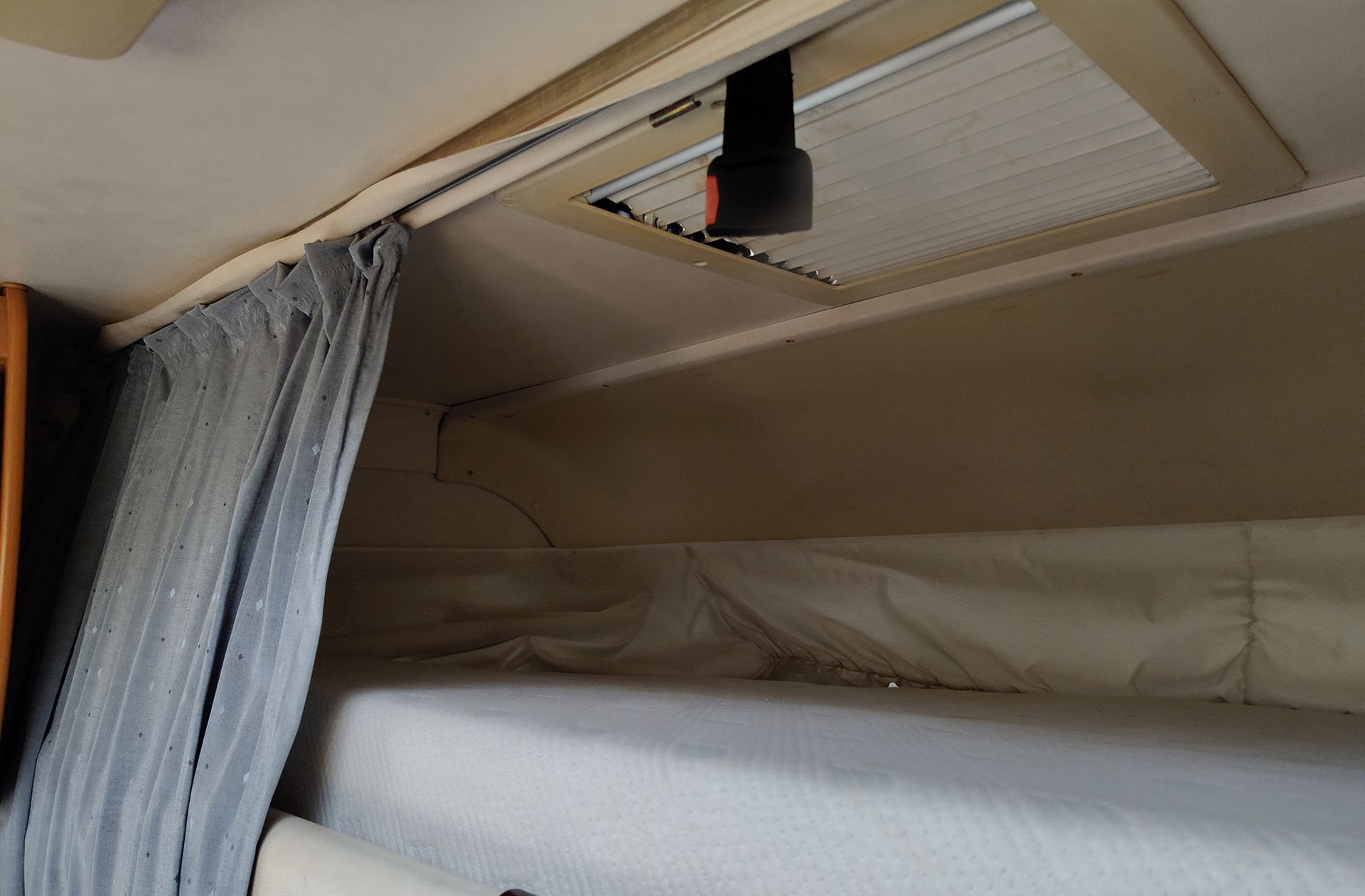 Hymer B 694 2.8D 4 plazas - foto 14