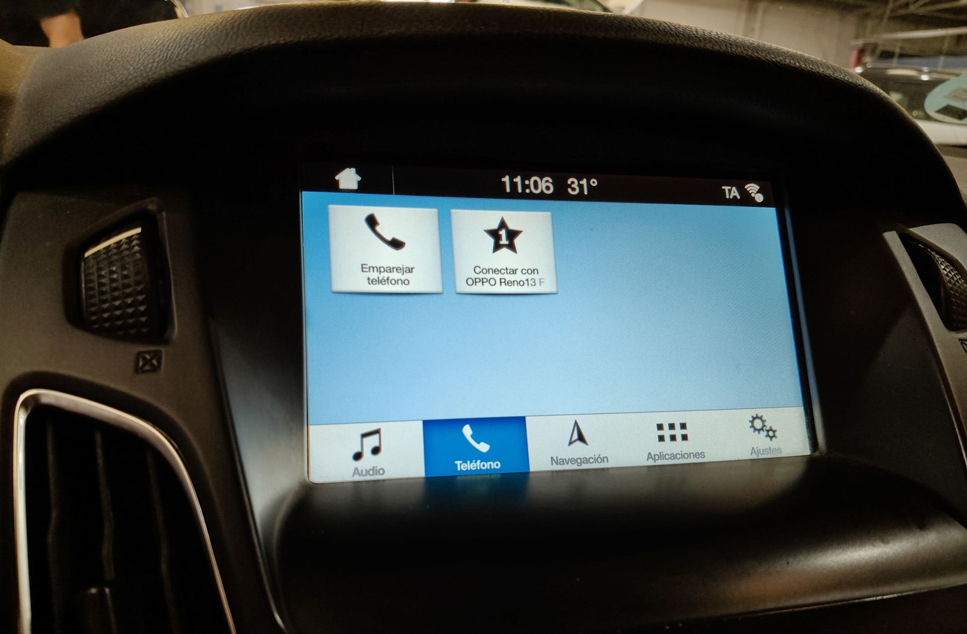 Ford Focus 1.0 EcoBoost Business - foto 28