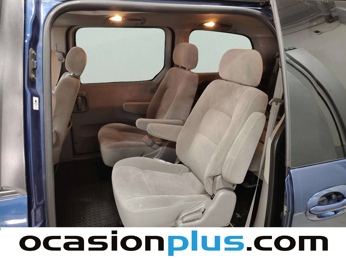 Foto asientos traseros KIA Carnival KIA Carnival 2.5 V6 LX 7 Plazas (150 CV)
