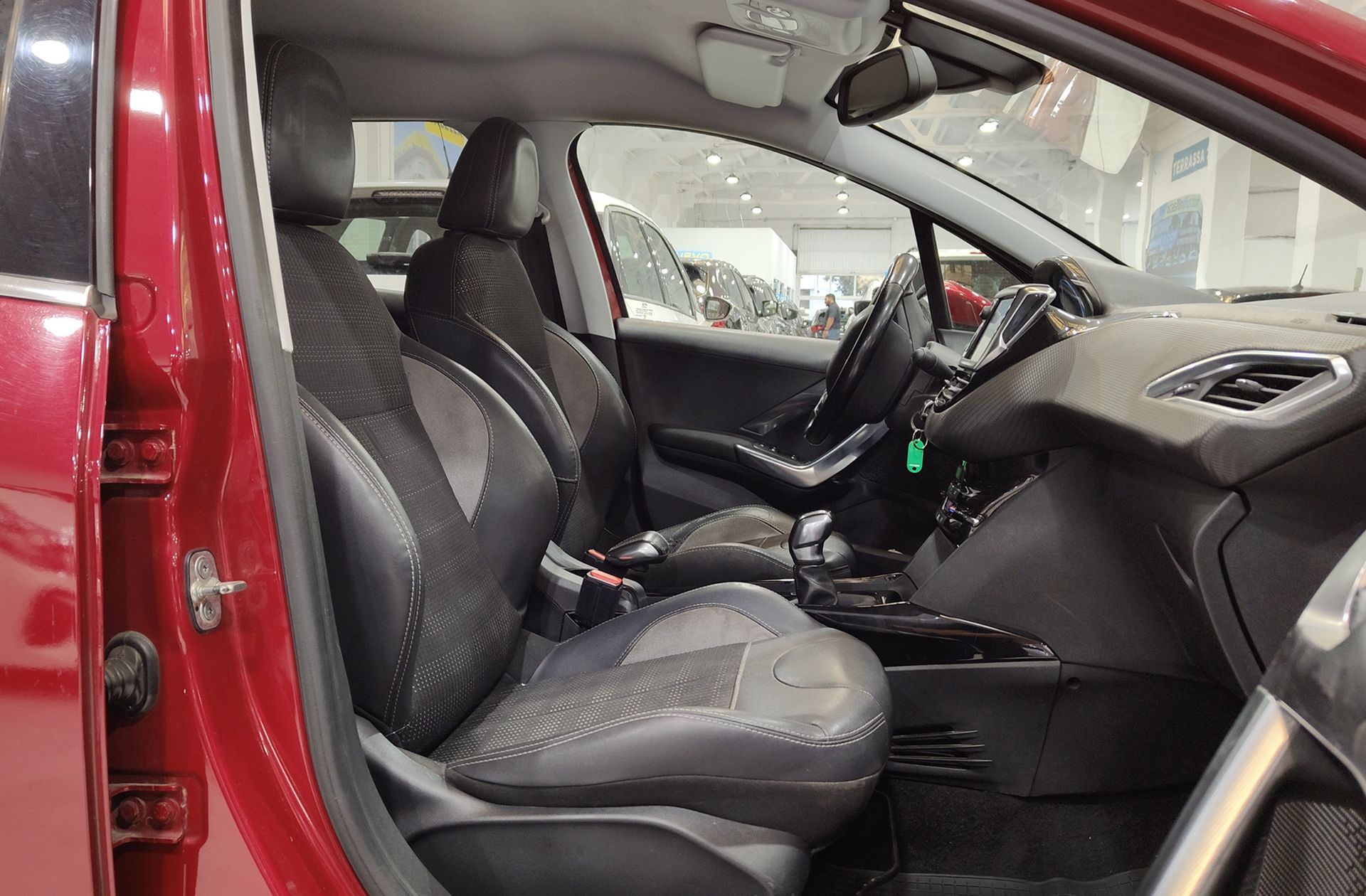 Peugeot 2008 PureTech 110 Allure - foto 17
