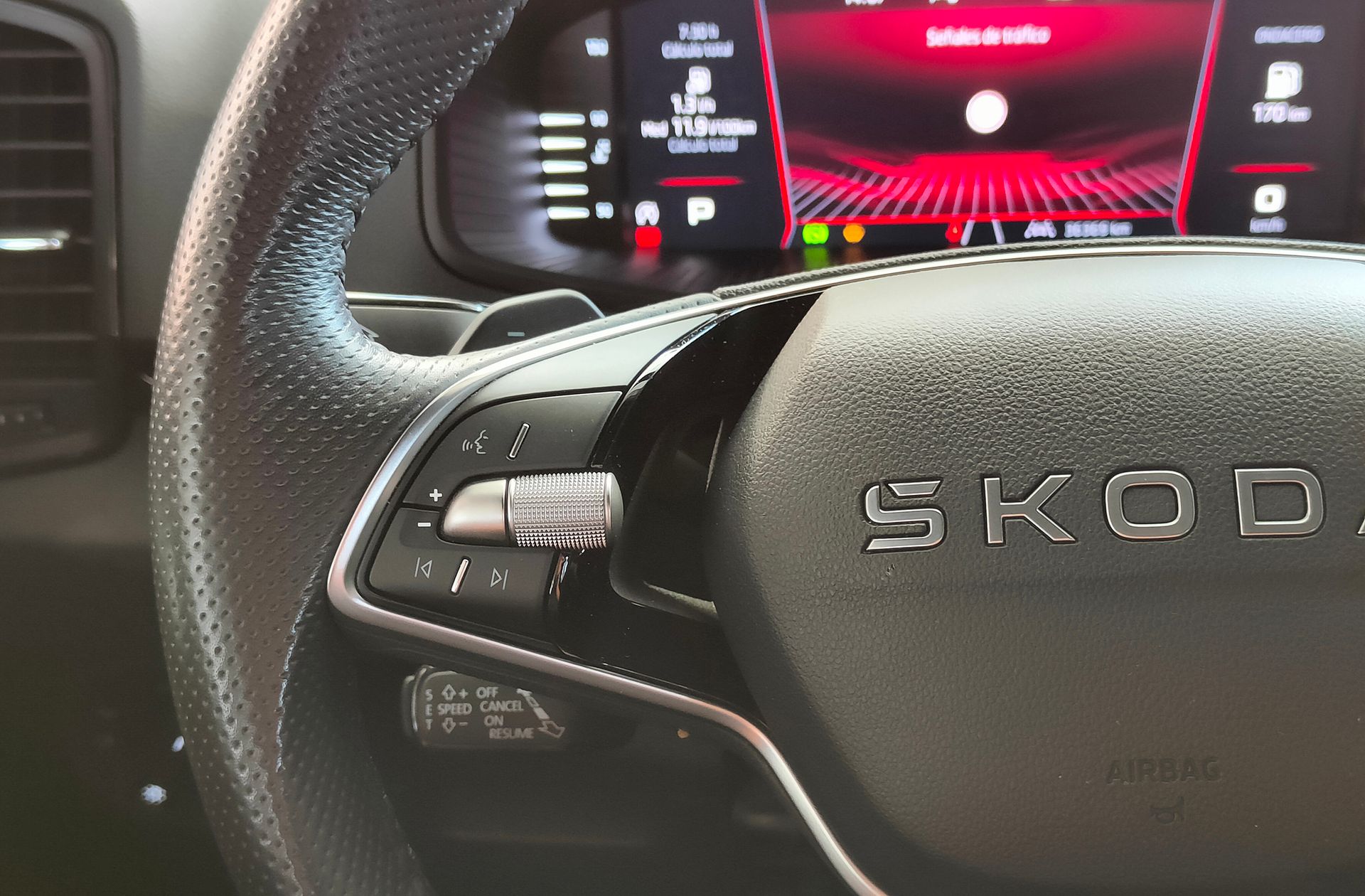 Škoda Karoq 1.5 TSI ACT Sportline DSG - foto 26