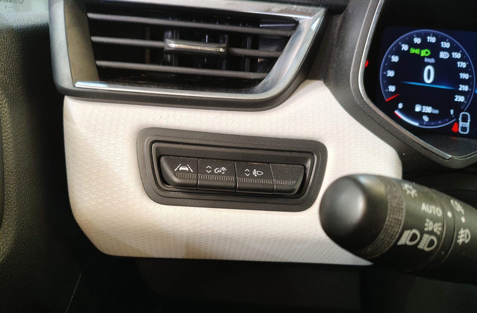 Renault Clio Techno TCe - foto 24
