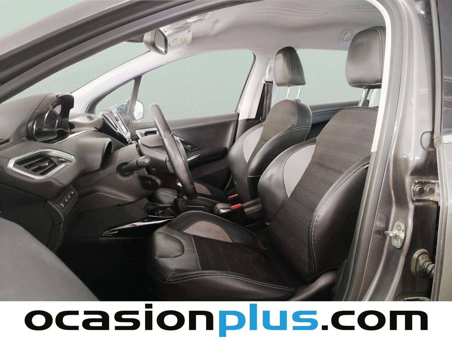 Foto asientos delanteros Peugeot 2008 Peugeot 2008 BlueHDi 120 S&S Allure (120 CV)
