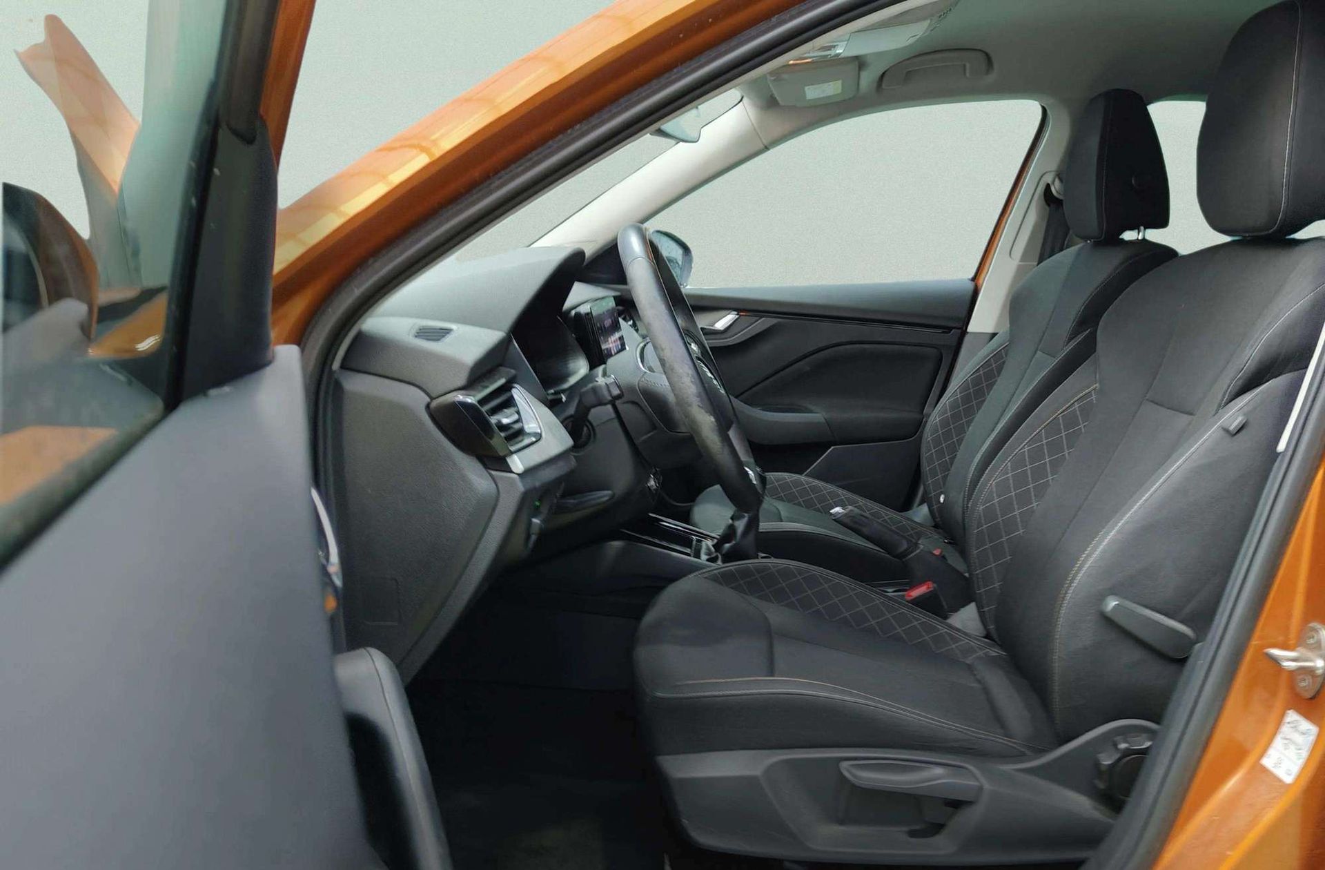 Škoda Kamiq 1.0 TSI Emotion - foto 11