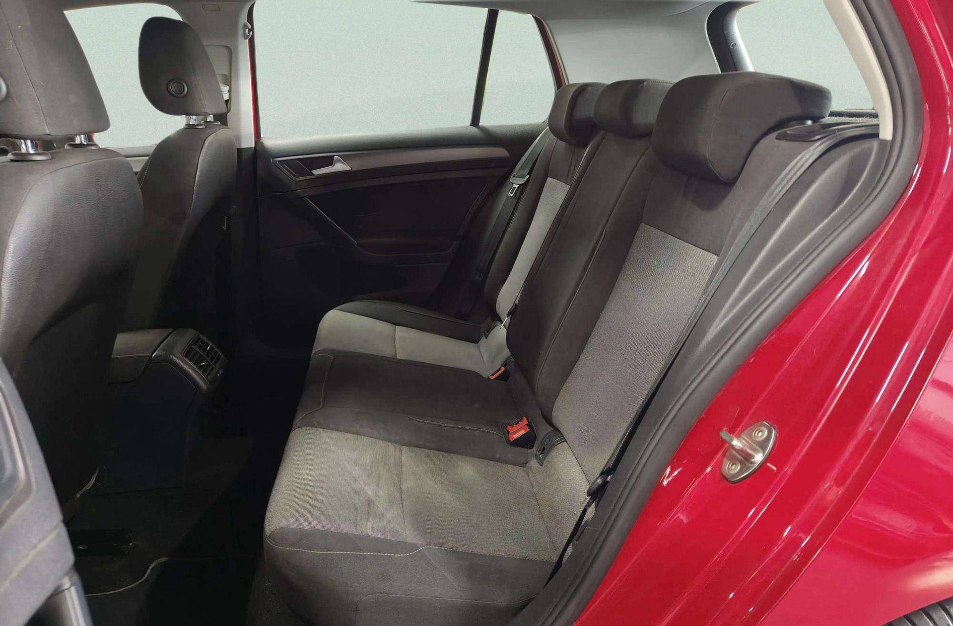 Volkswagen Golf Business 1.6 TDI BMT - foto 10