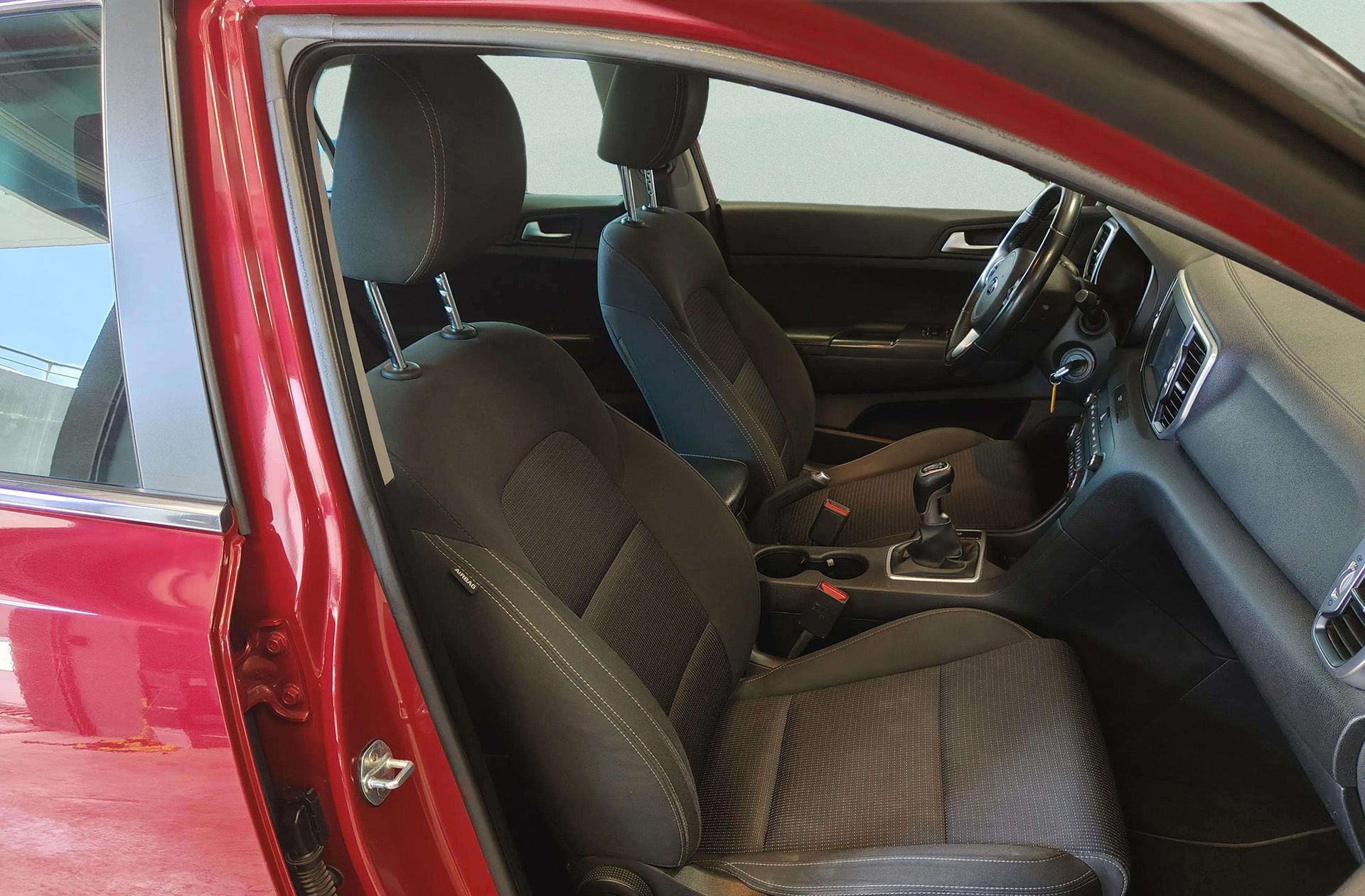 Kia Sportage 1.6 GDi x-Tech18 4x2 - foto 19