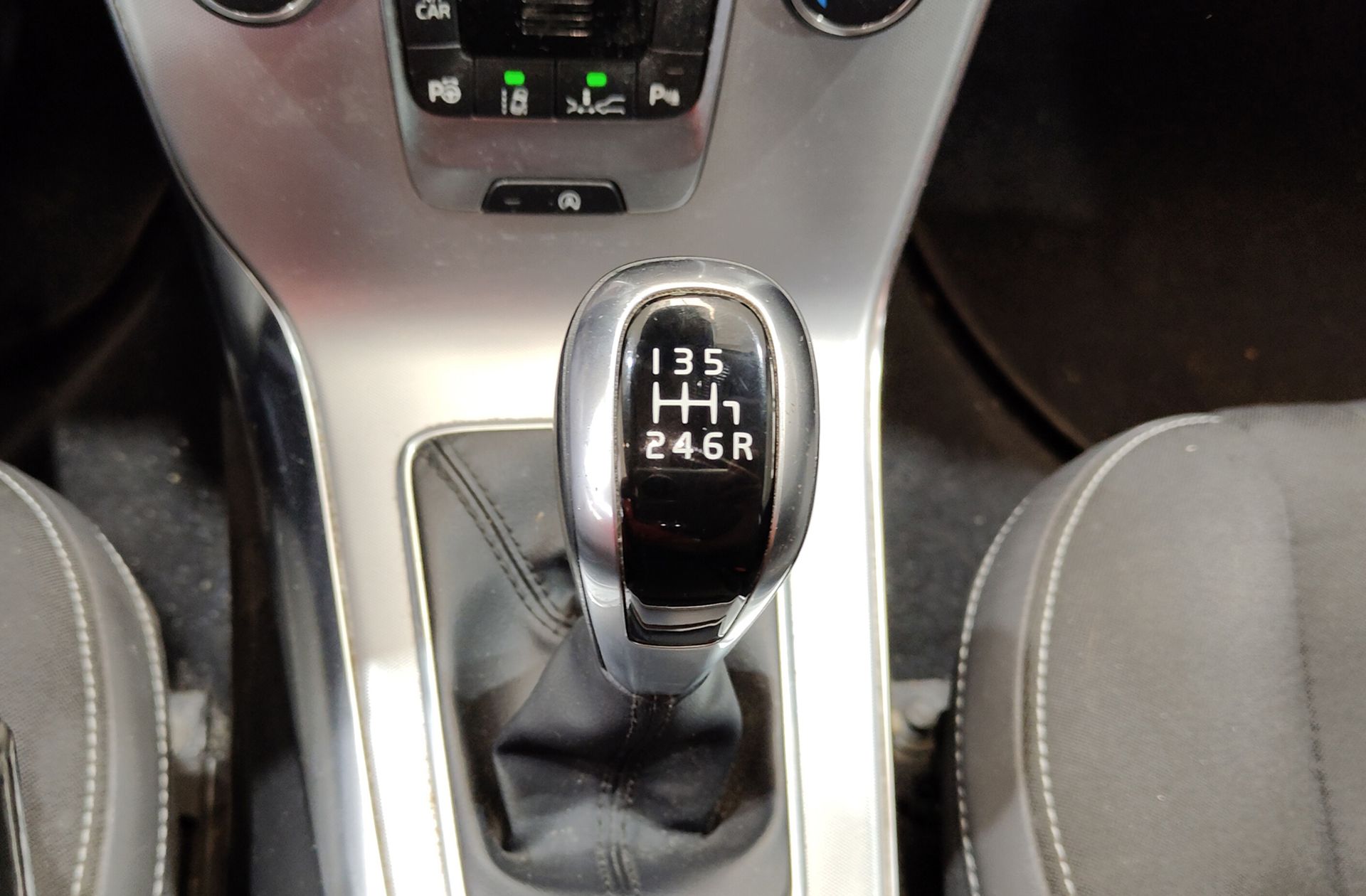Volvo V40 D2 Momentum - foto 5