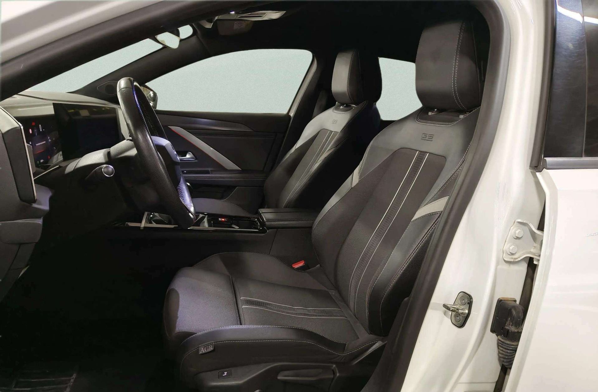 Opel Astra 1.2 Turbo XHT GS - foto 11