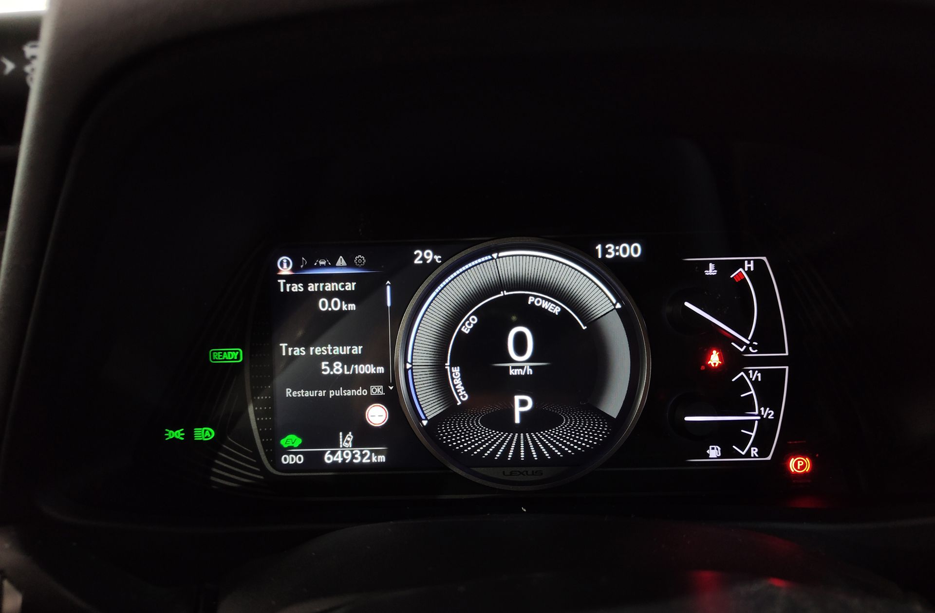 Lexus UX 250h Business 2WD - foto 22