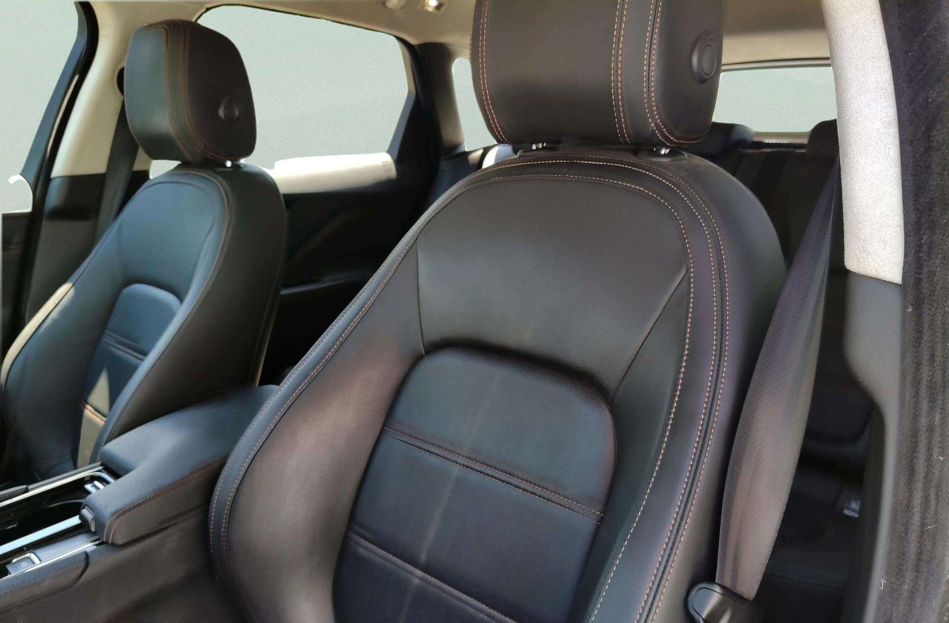 Jaguar F-Pace 2.0L i4D Prestige AWD - foto 11