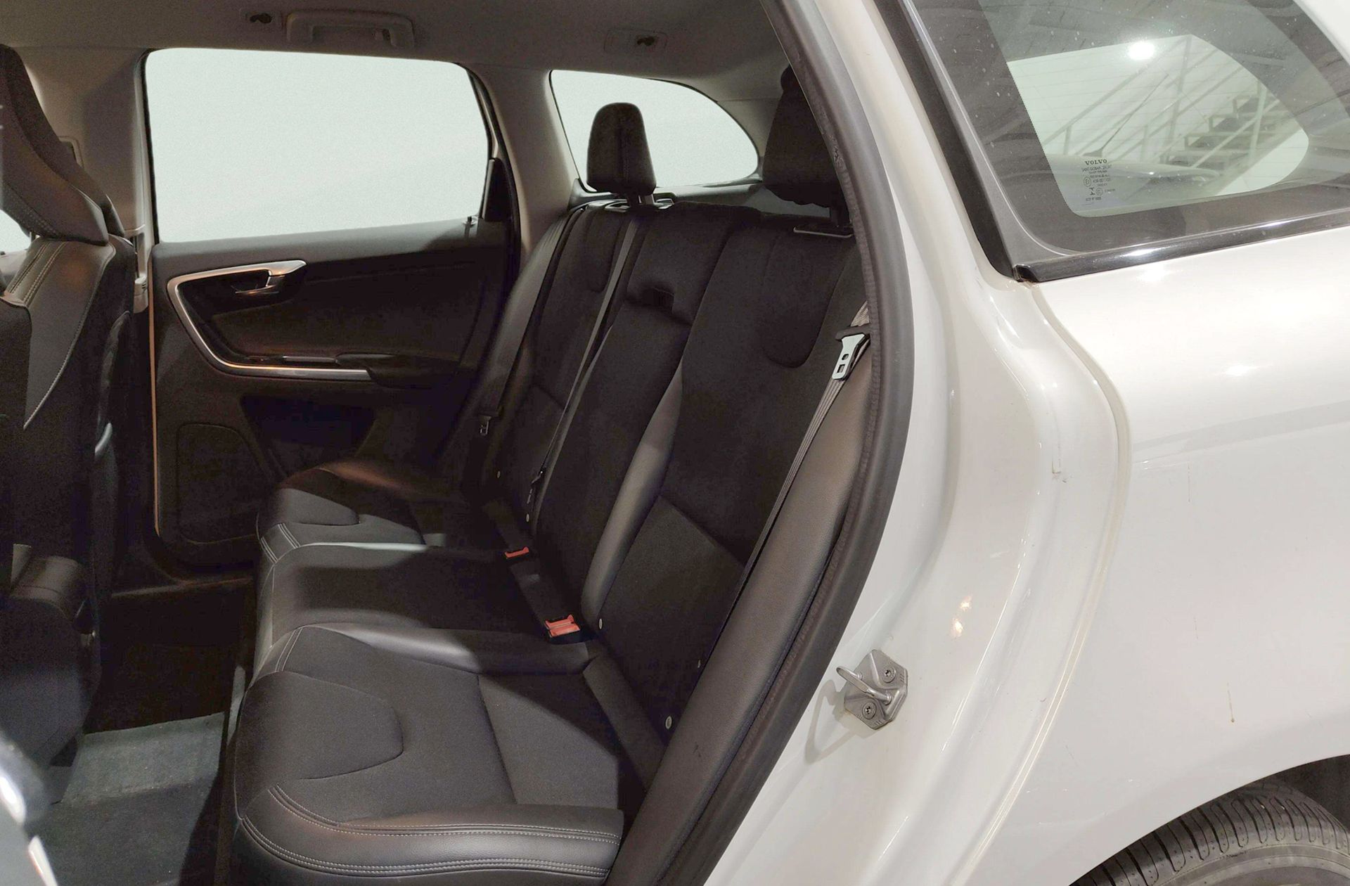 Volvo XC60 D4 Momentum - foto 13