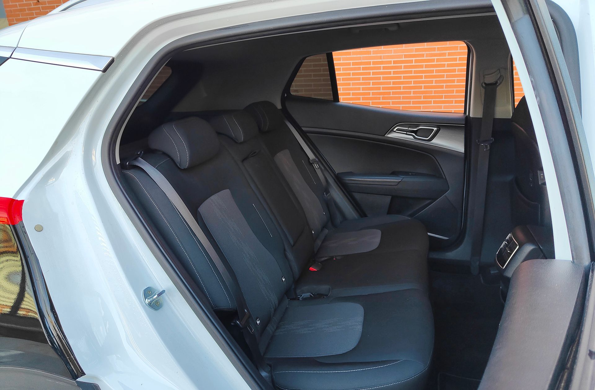 Kia Sportage 1.6 T-GDi MHEV Drive 4x2 - foto 19