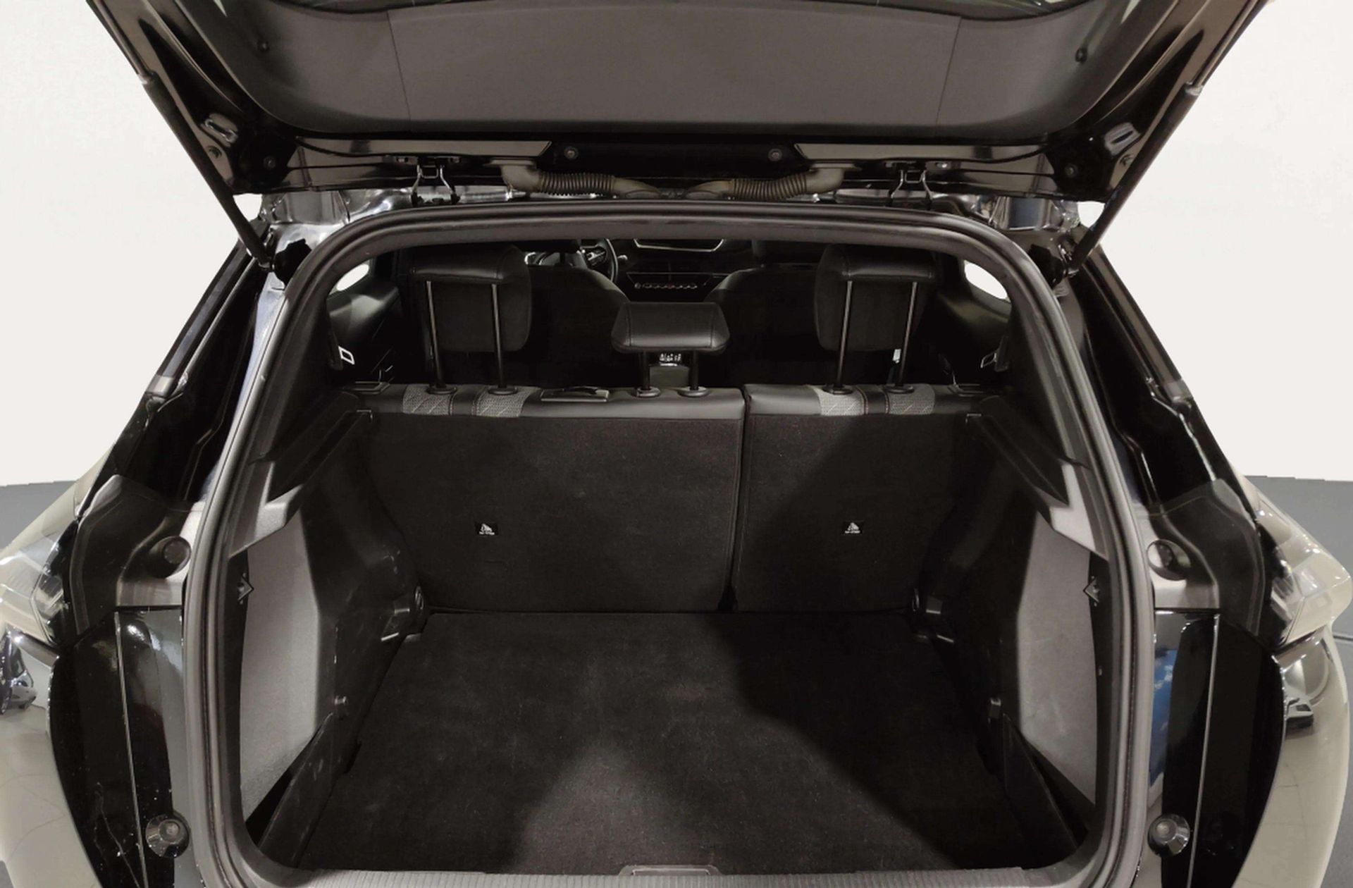 Peugeot 2008 Allure Hybrid eDCS6 - foto 16