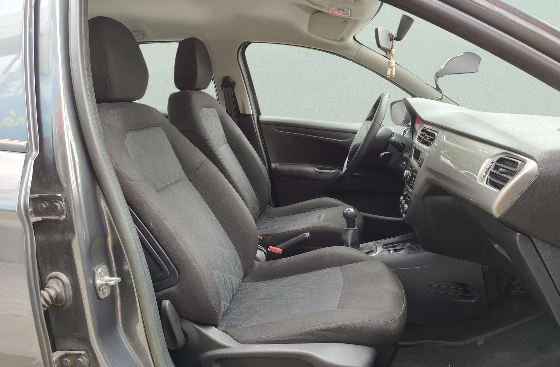 Citroën C-Elysée HDi 90 Seduction - foto 14