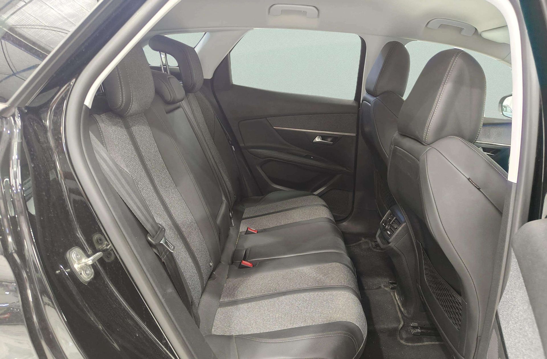 Peugeot 3008 PureTech 130 Allure - foto 17
