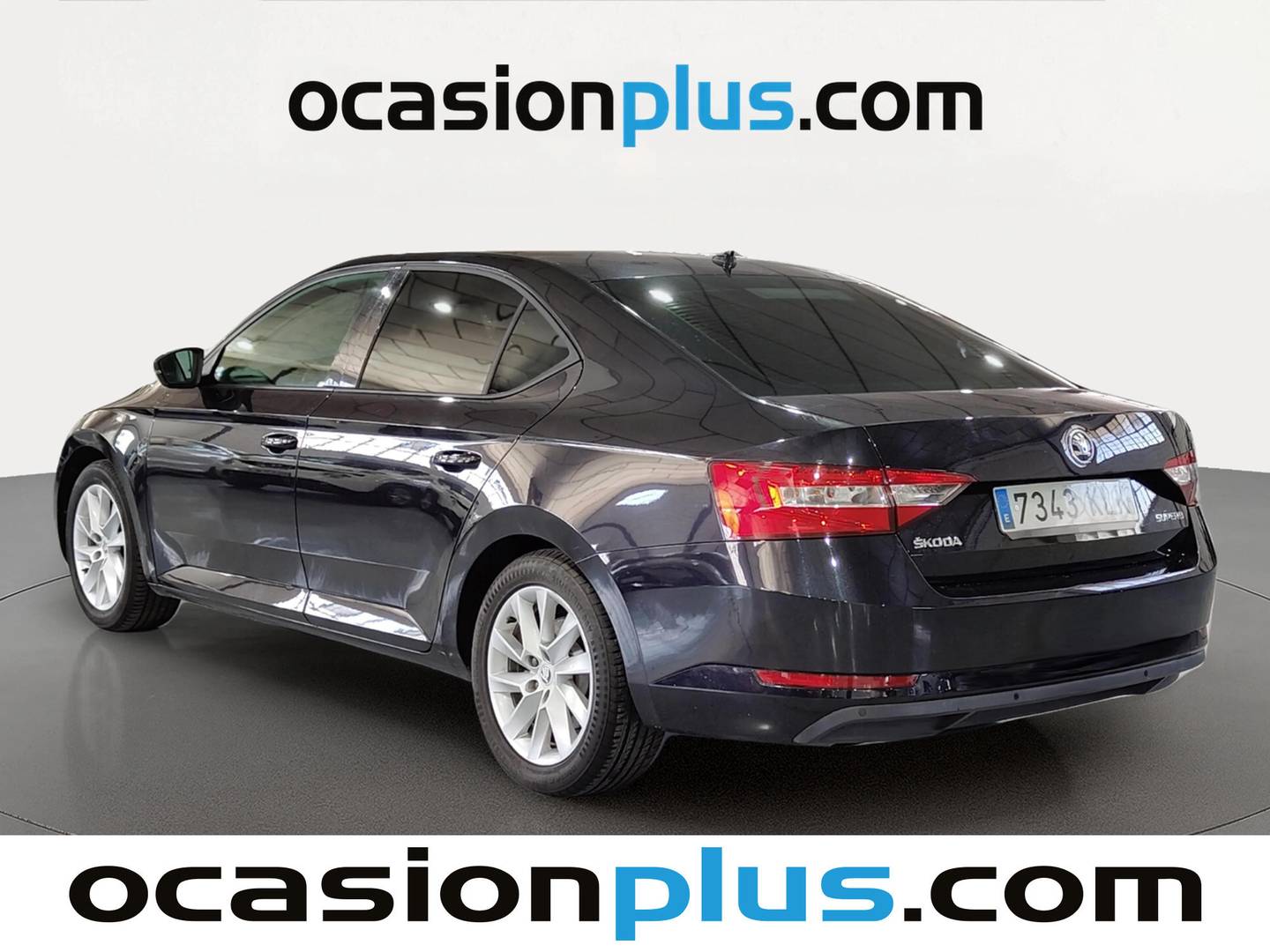 Foto trasera Skoda Superb Skoda Superb 2.0 TDI Active DSG (150 CV) izquierda