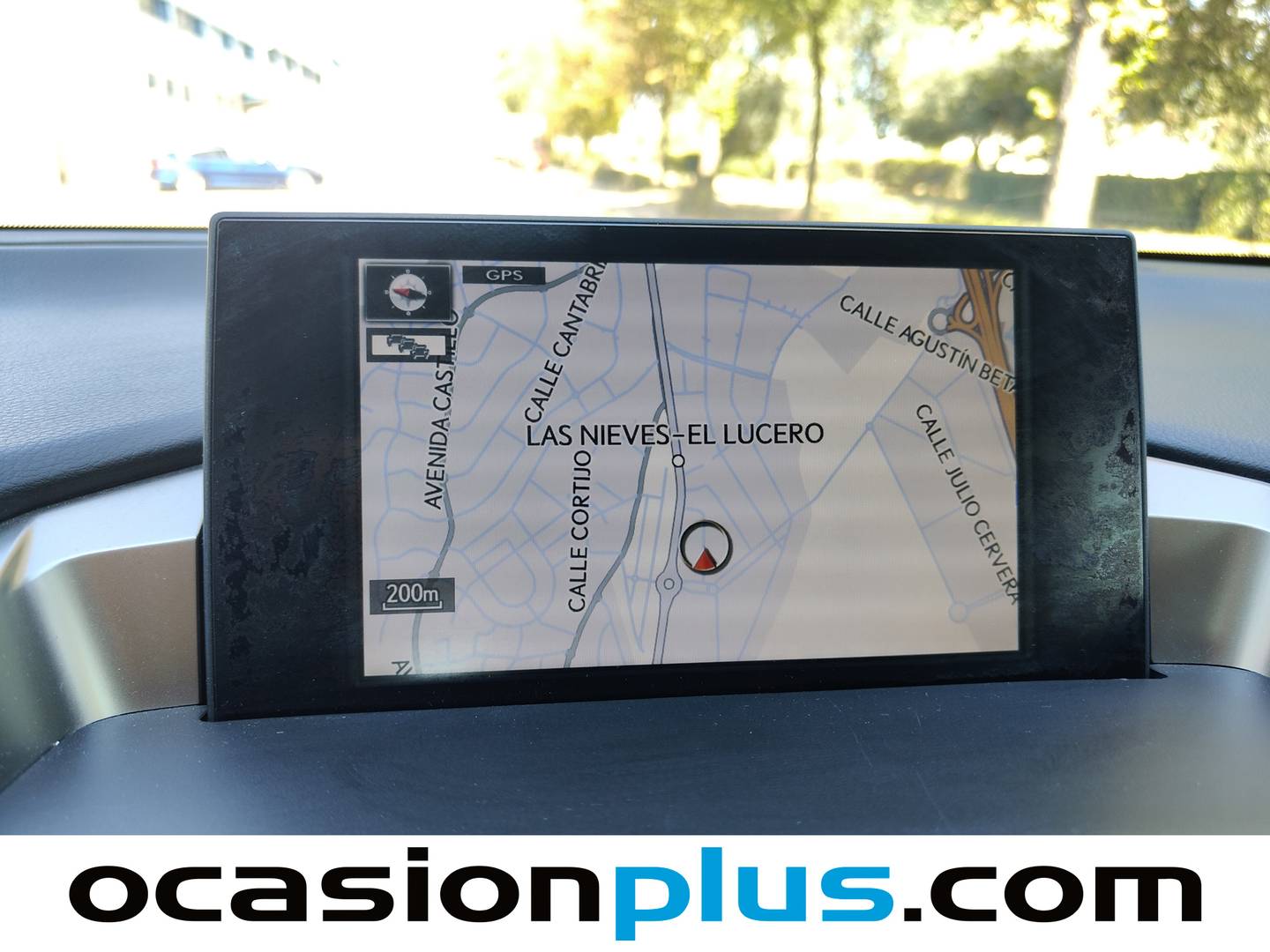 Extras del Lexus NX Lexus NX 300h Executive 4WD Tecno + Navibox (197 CV)