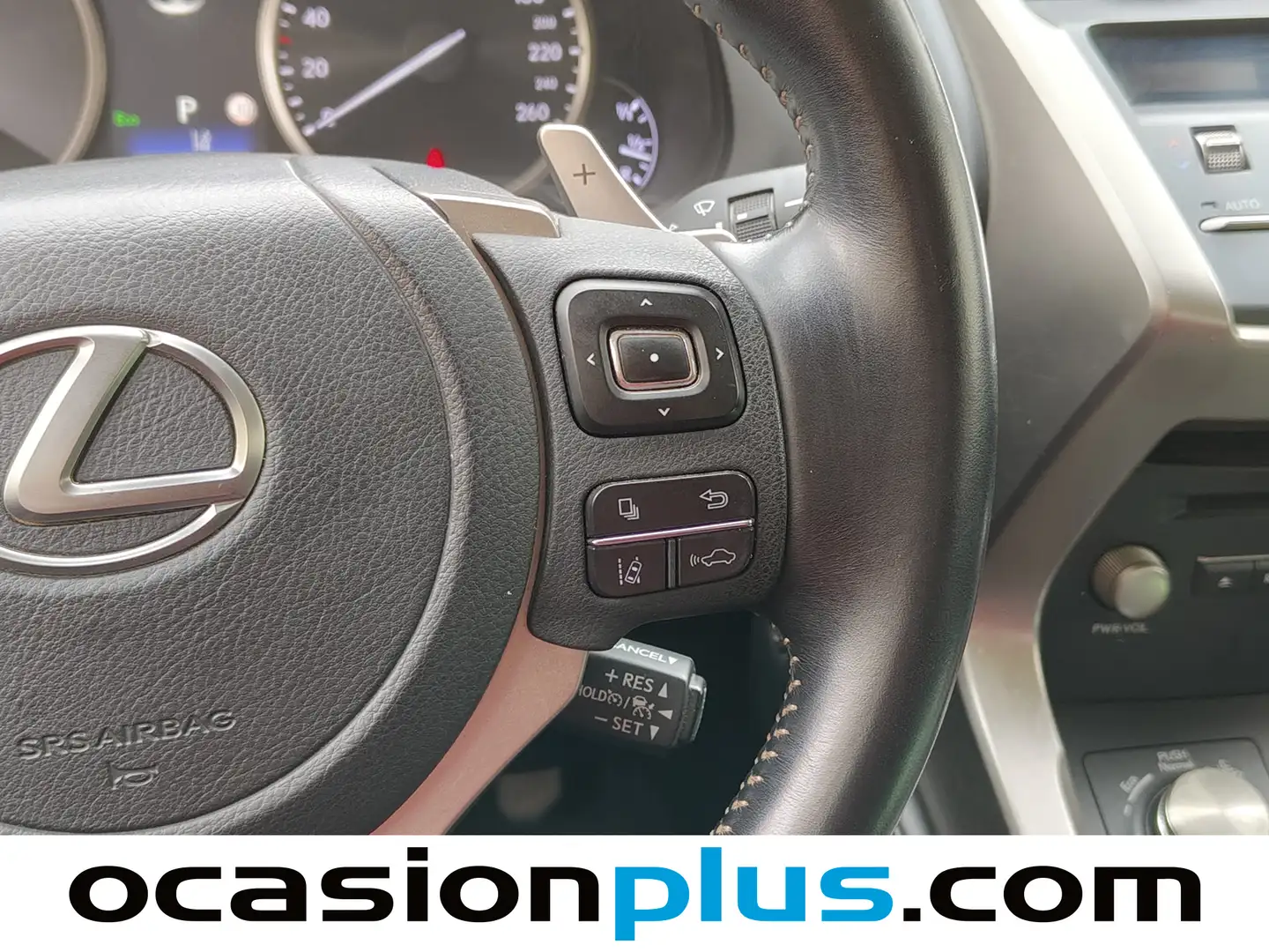 Foto Lexus NX Lexus NX 300h Business Navigation 2WD (197 CV)
