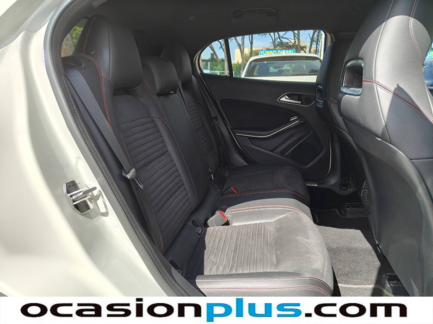 Foto Mercedes GLA Mercedes-Benz GLA 200 d AMG Line (136 CV)