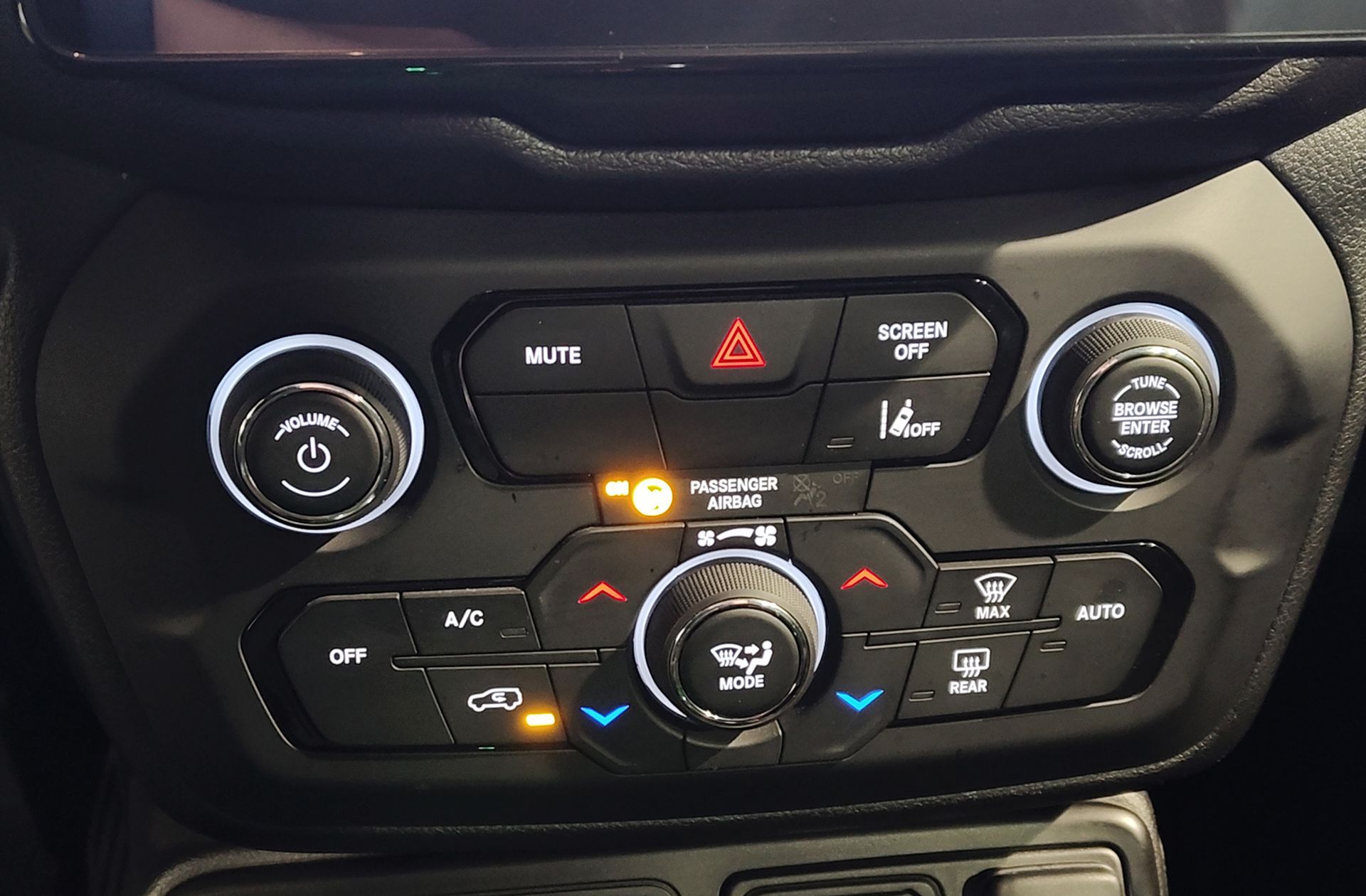 Jeep Renegade eHybrid 1.5 Altitude DCT - foto 30