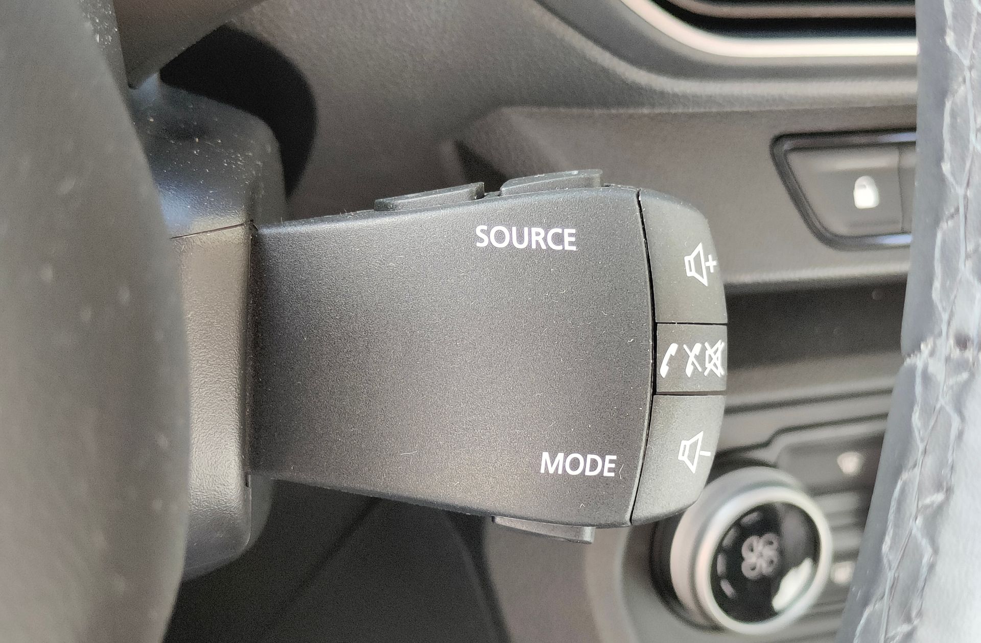 Dacia Sandero Stepway Extreme TCe CVT - foto 29