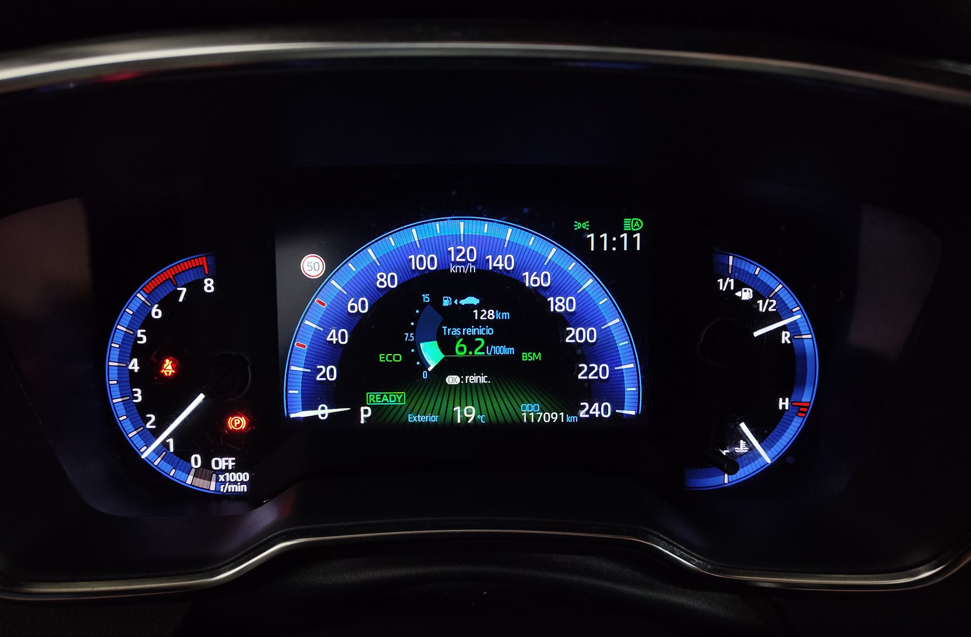 Toyota Corolla 180H Advance E-CVT - foto 28