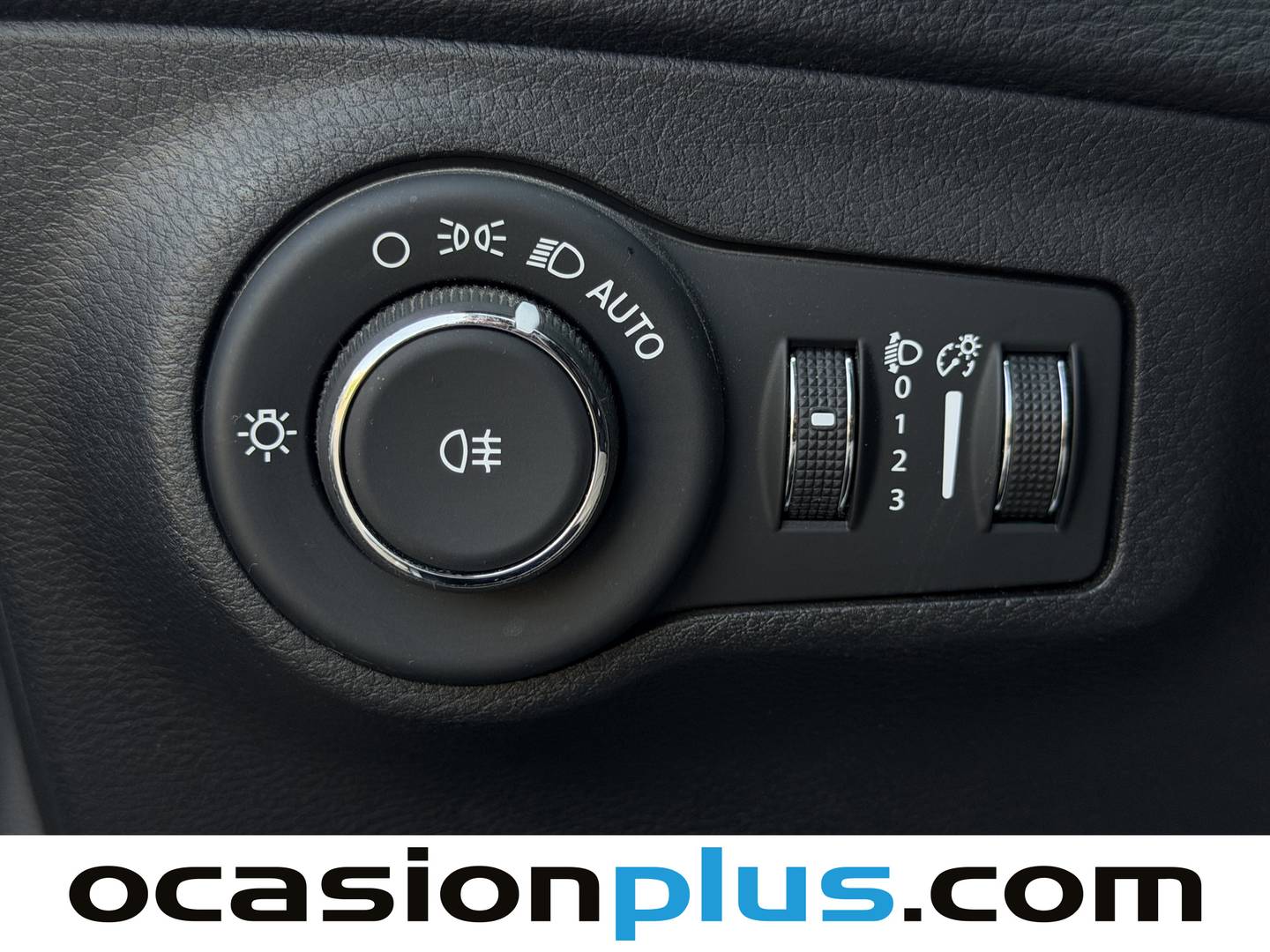 Extras y acabados del Jeep Compass Jeep Compass 1.4 Multiair Sport 4x2 (140 CV)