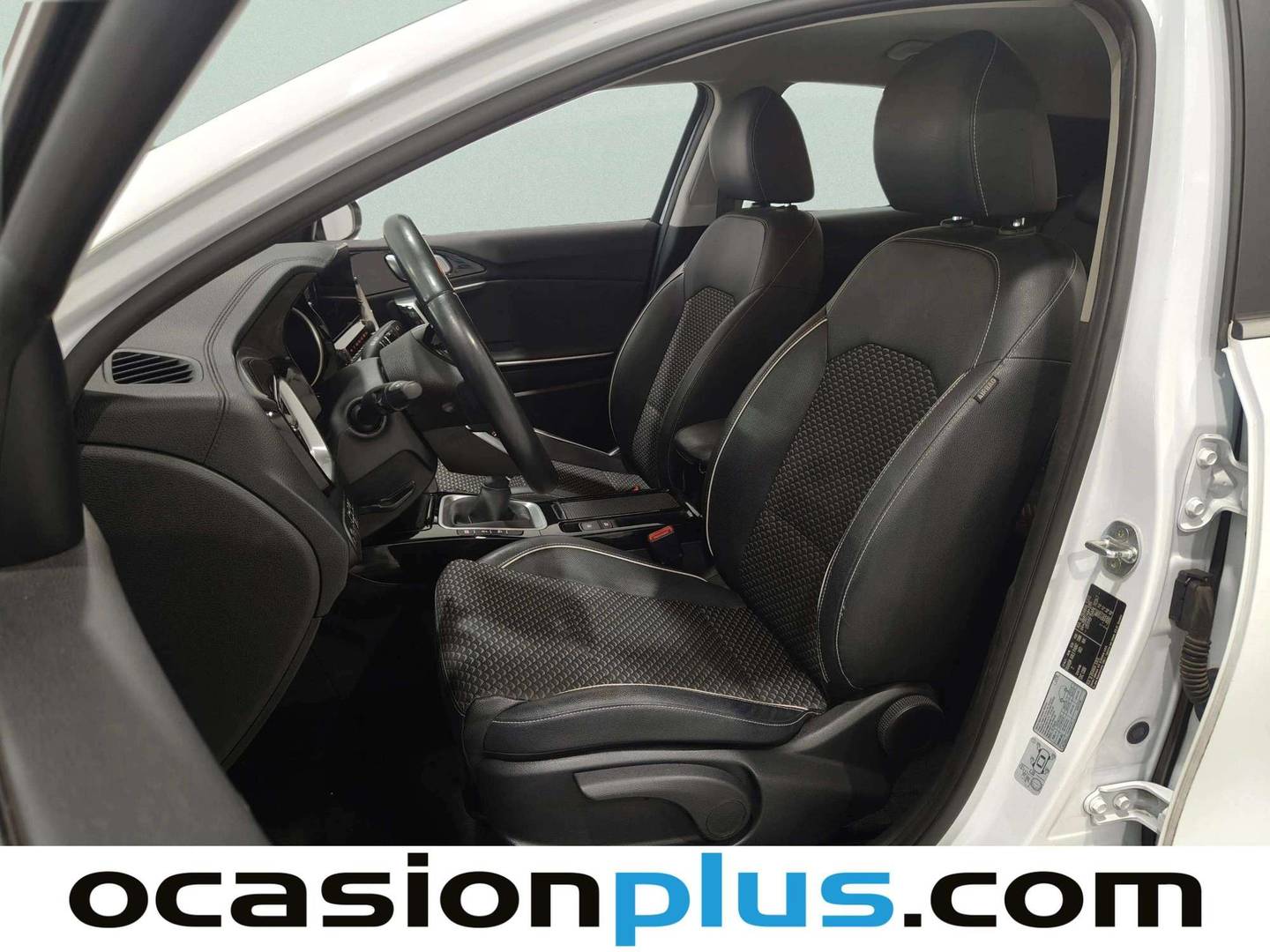 Foto asientos delanteros KIA XCeed KIA XCeed 1.5 MHEV iMT Tech (160 CV)