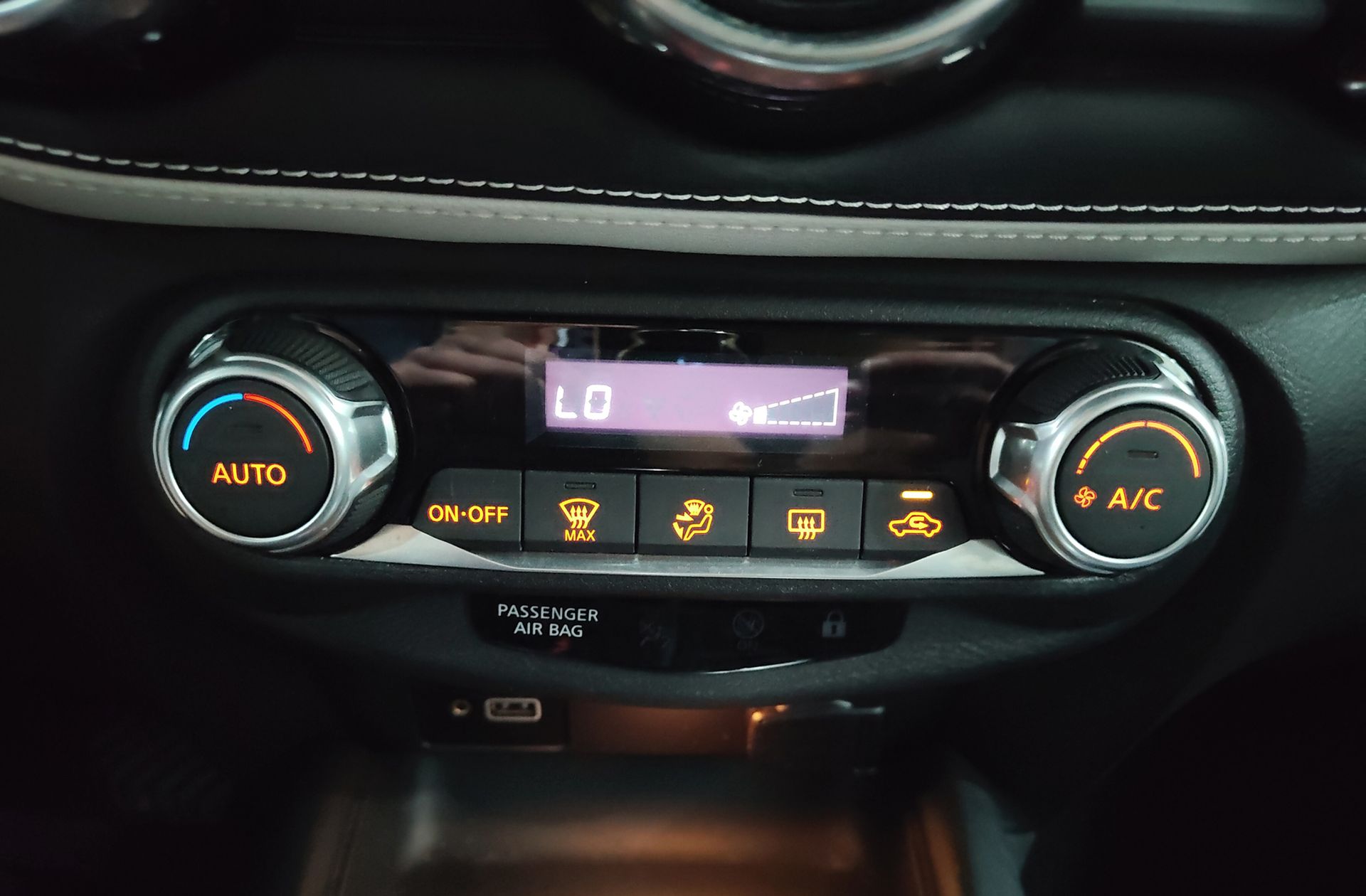 Nissan Juke 1.6 Hybrid Premiere Edition - foto 33