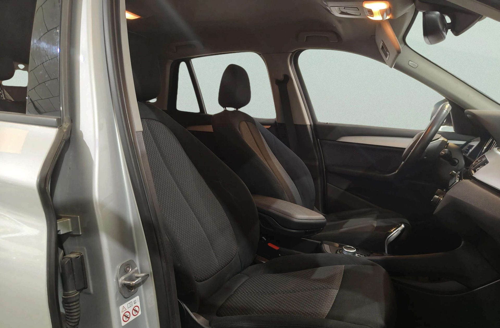 BMW X1 sDrive18d Business - foto 18