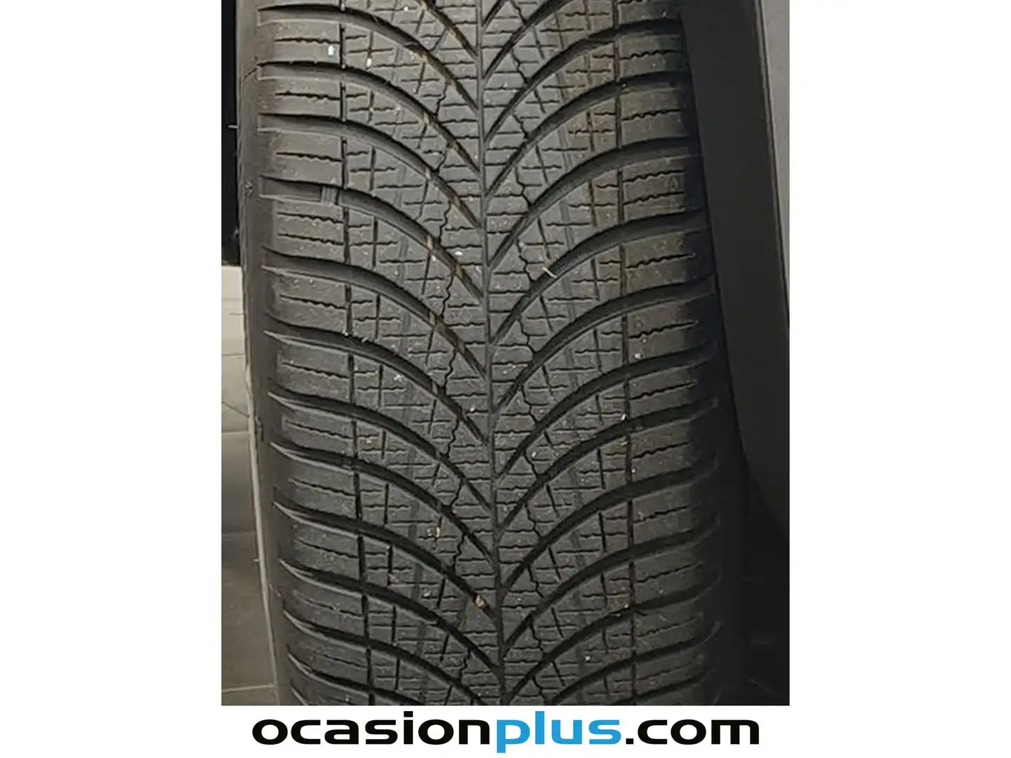 Foto Peugeot 2008 Peugeot 2008 Allure Hybrid eDCS6 (136 CV)