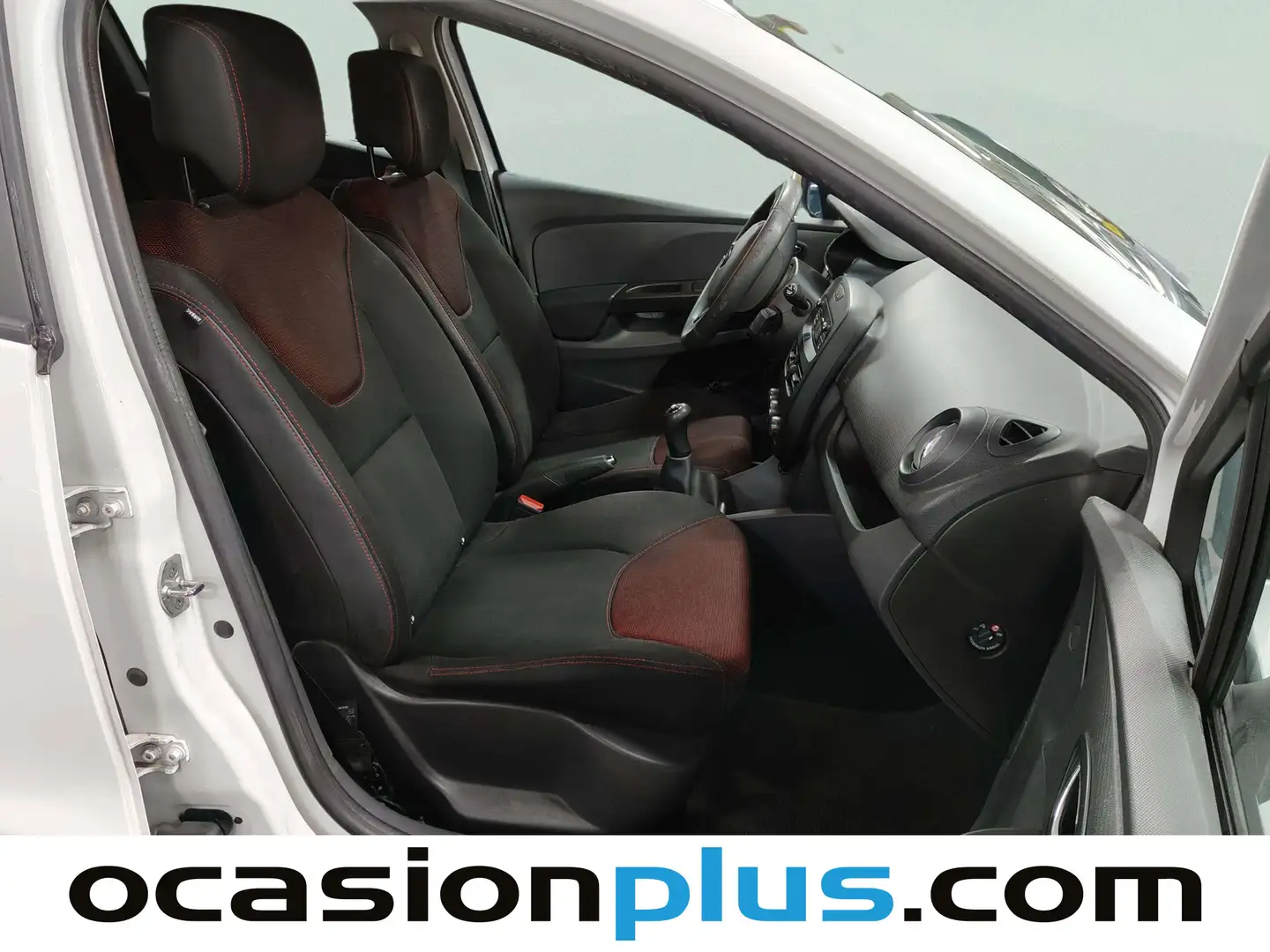 Foto Renault Clio Renault Clio 1.2 16v Authentique (75 CV)