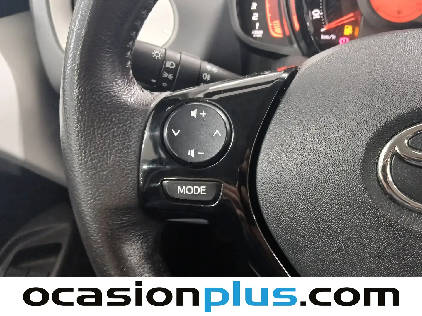 Foto Toyota Aygo Toyota Aygo 1.0 70 x-play (72 CV)