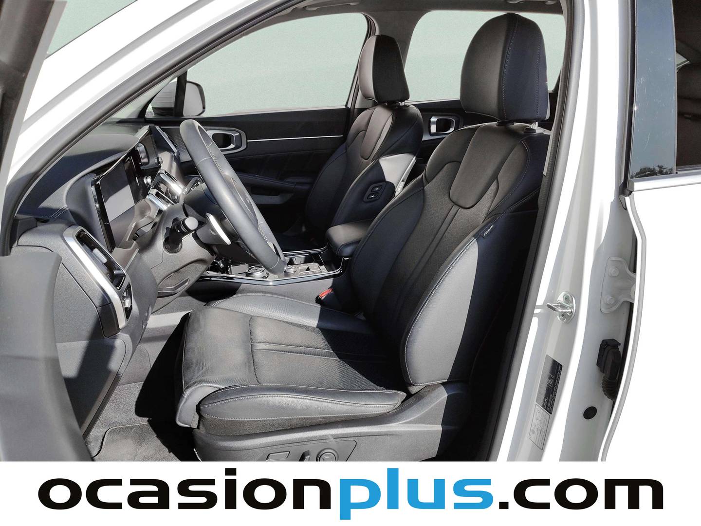 Foto asientos delanteros KIA Sorento KIA Sorento 1.6 T-GDi HEV Emotion Pack Advanced 4x2 (230 CV) 7 Plazas