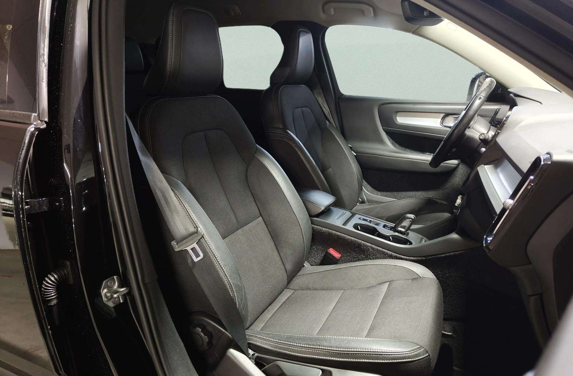Volvo XC40 T3 Business Plus - foto 21