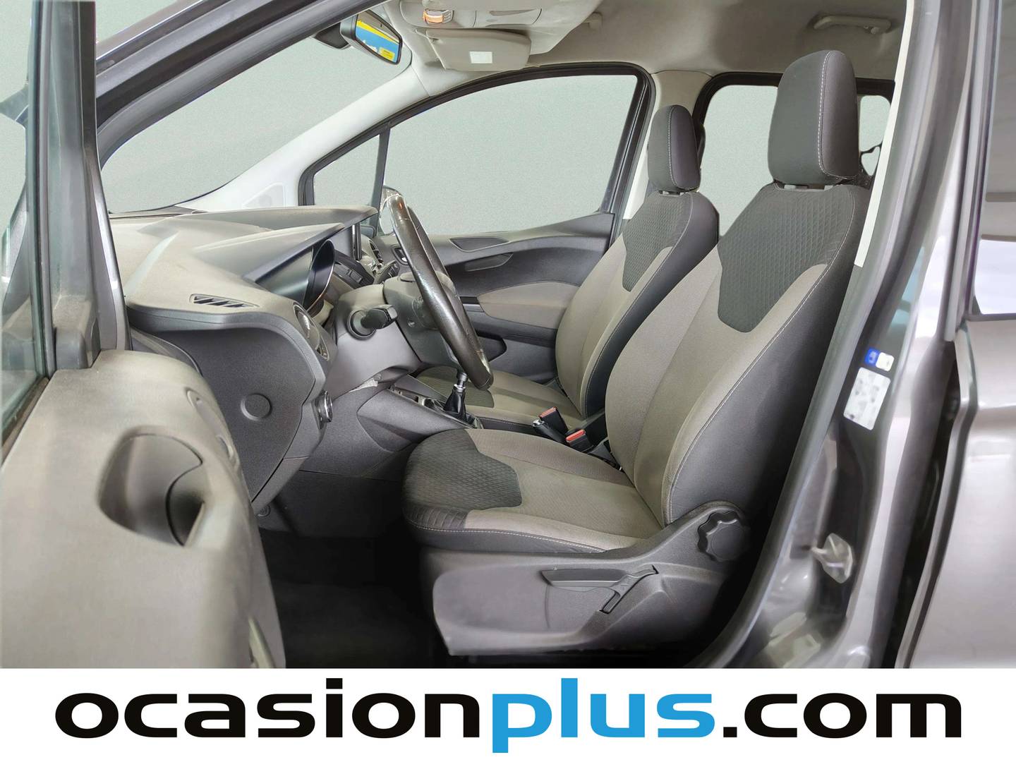 Foto asientos delanteros Ford Tourneo Courier Ford Tourneo Courier 1.5 TDCi Titanium (100 CV)
