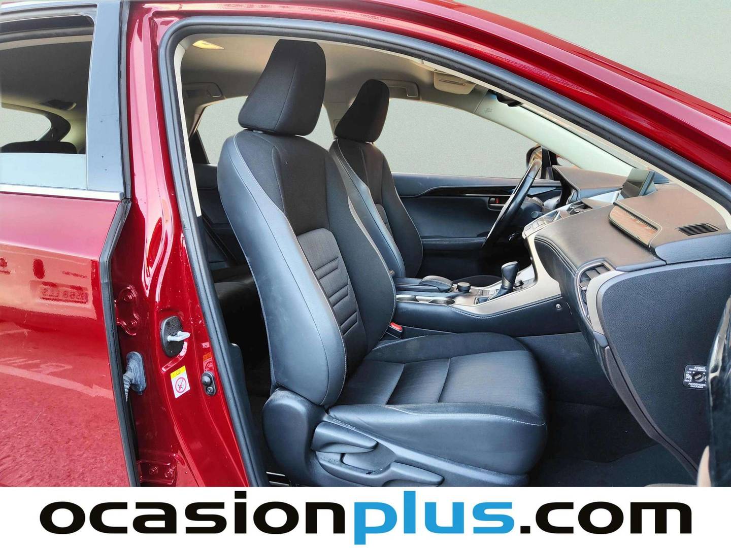 Lexus NX Lexus NX 300h Business 2WD (197 CV) automático