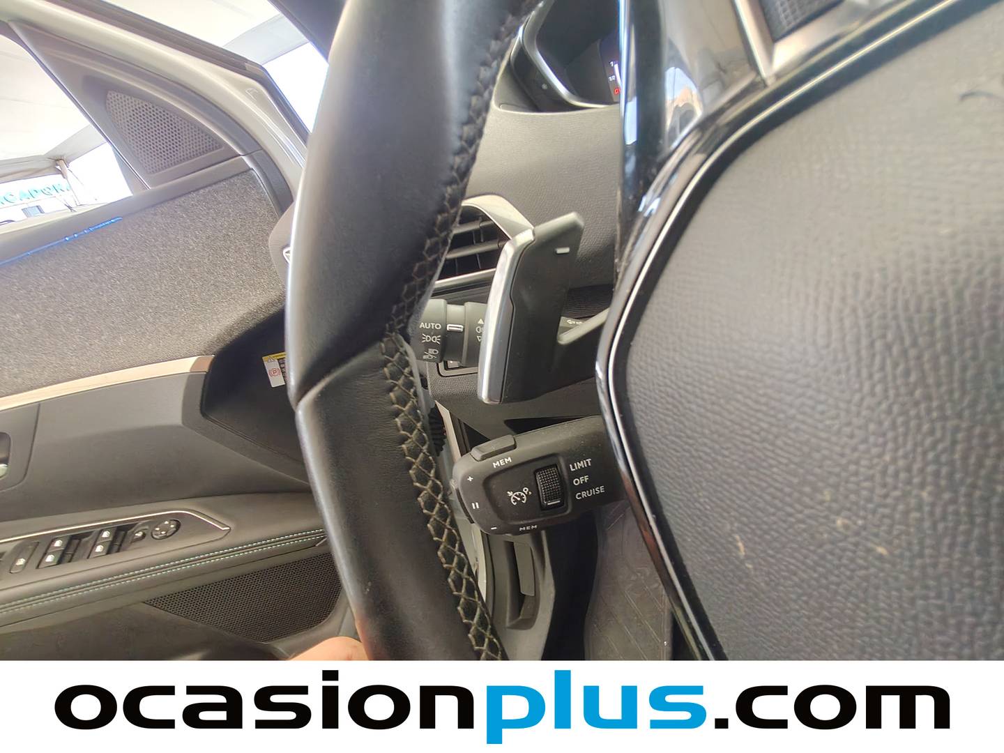 Foto Peugeot 3008 Hybrid Peugeot 3008 300 Allure Pack e-EAT8 (300 CV)