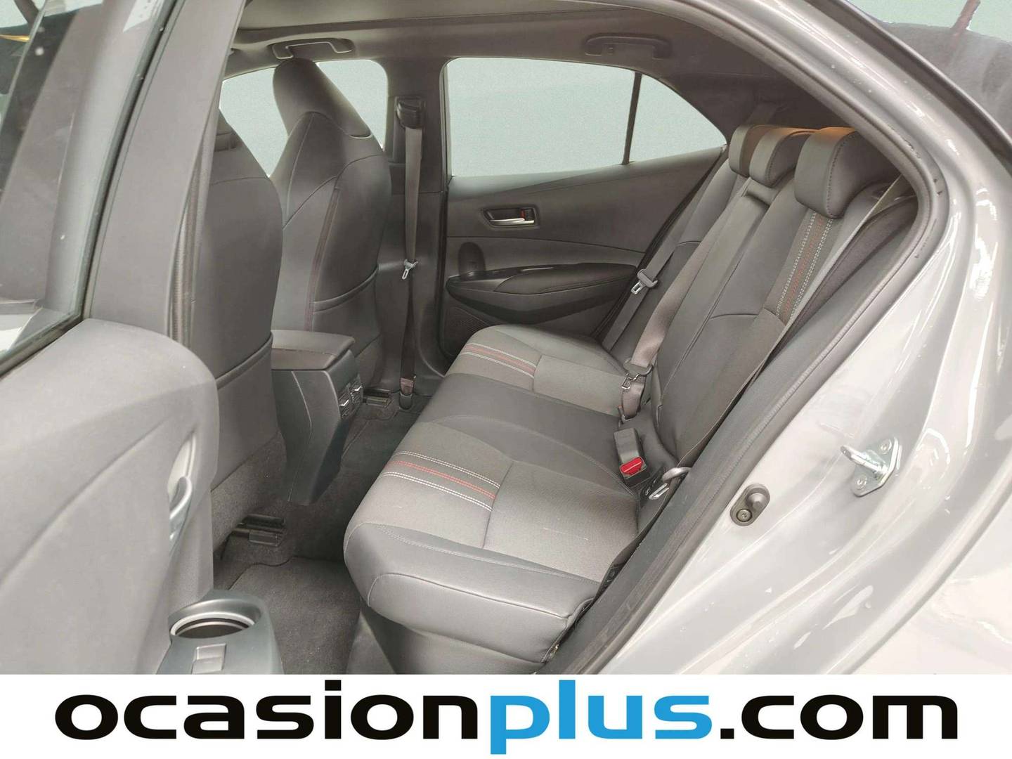 Foto asientos traseros Toyota Corolla Toyota Corolla 180H GR-SPORT E-CVT (184 CV)